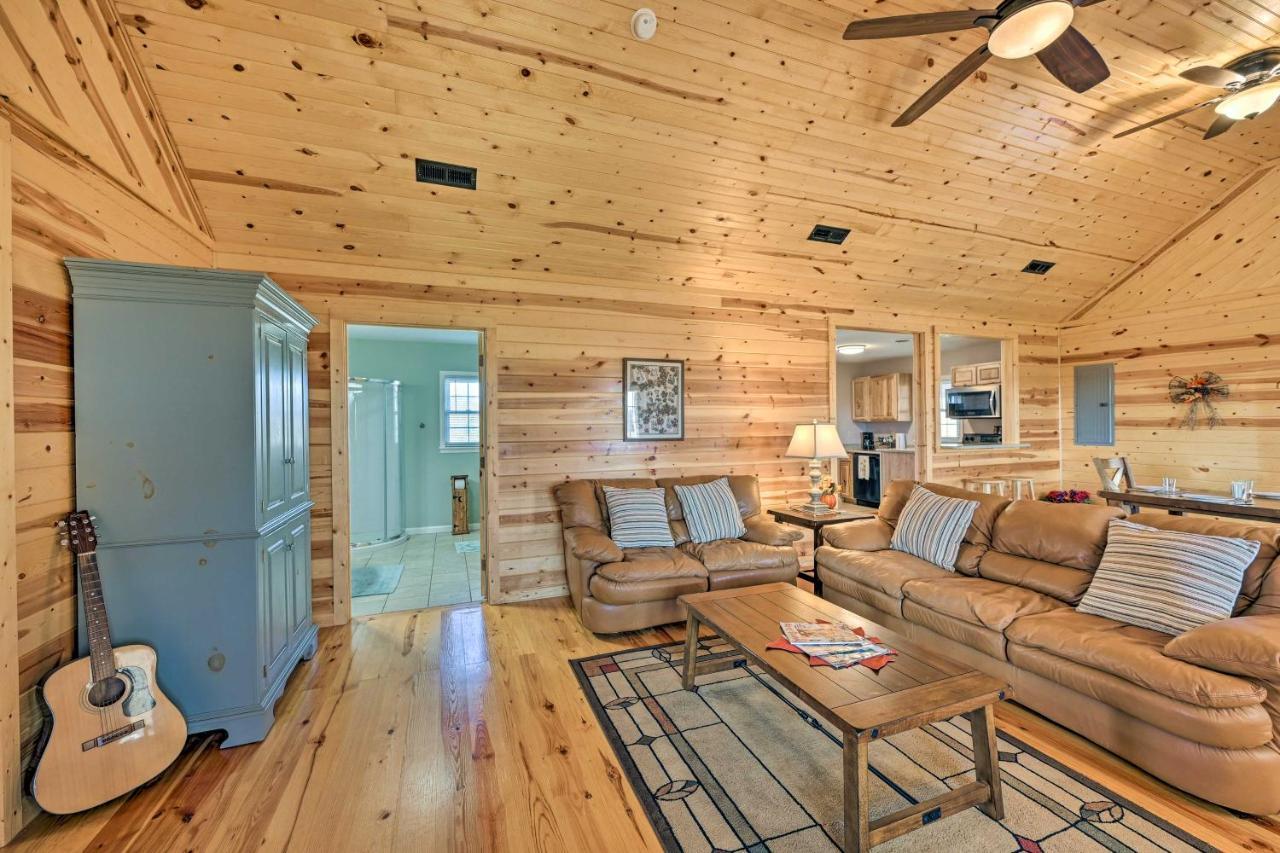 Breathtaking Elkin Getaway With Vineyard Views! Villa Bagian luar foto