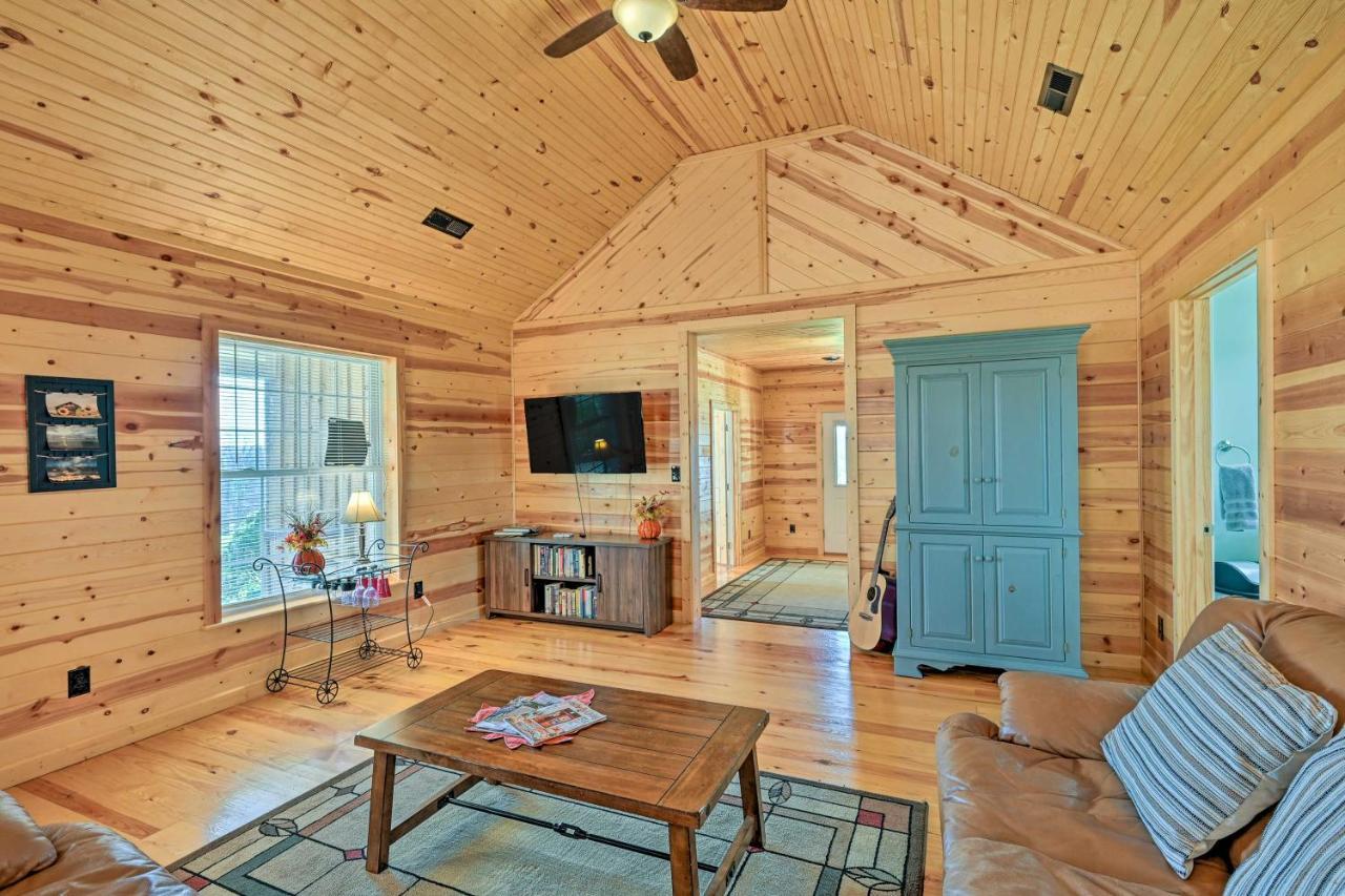 Breathtaking Elkin Getaway With Vineyard Views! Villa Bagian luar foto