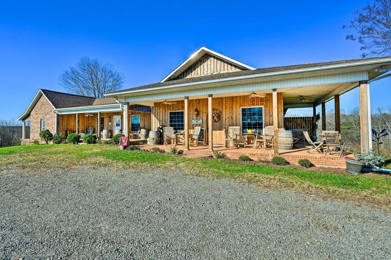 Breathtaking Elkin Getaway With Vineyard Views! Villa Bagian luar foto