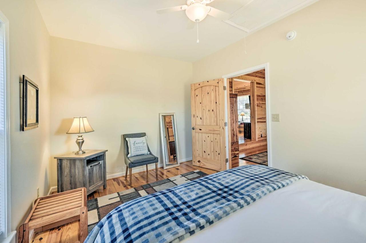 Breathtaking Elkin Getaway With Vineyard Views! Villa Bagian luar foto