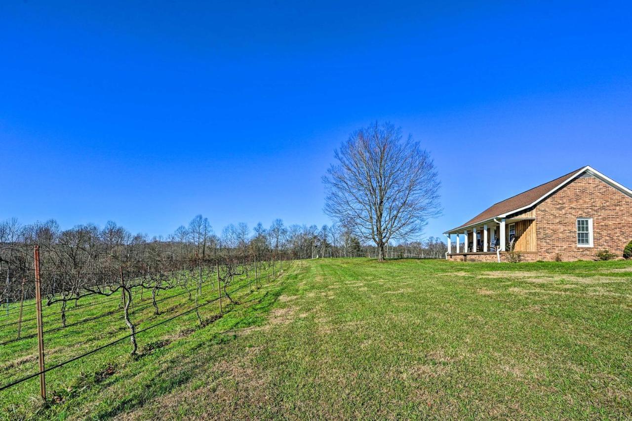 Breathtaking Elkin Getaway With Vineyard Views! Villa Bagian luar foto